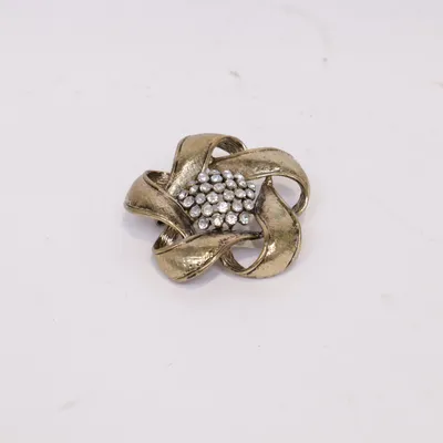 Brooch (Gold) Unknown metal