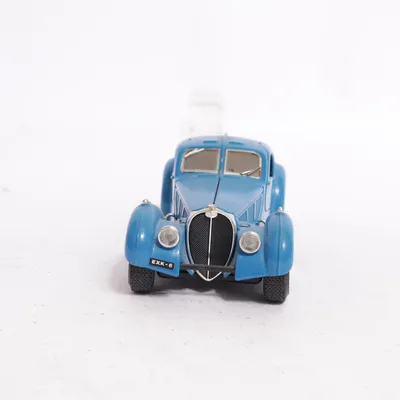 Modelbil (Bugatti Atlantic 1936) fra Burago