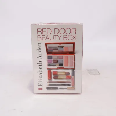 Sminkset (Red Door Beauty Box) från Elizabeth Arden