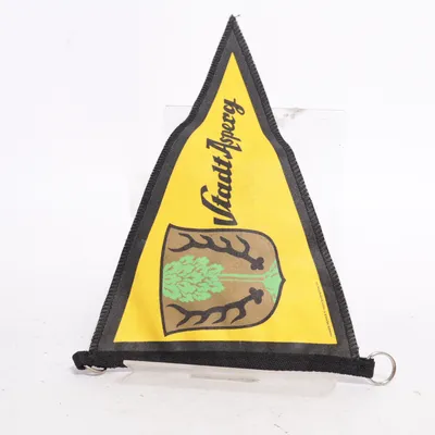Flag (Yellow, Black)