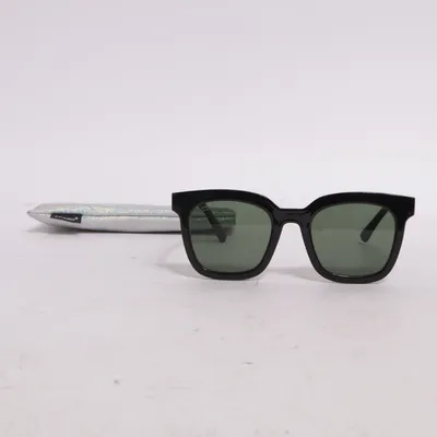 Sunglasses (Black) from D.Franklin