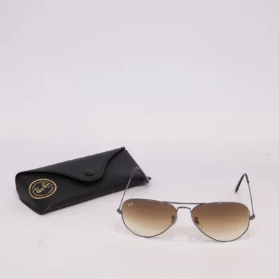 Solglasögon (Svart, Brun) från Ray-Ban