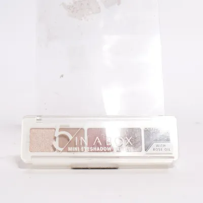 Eyeshadow palette (Soft Rose Look) from Catrice