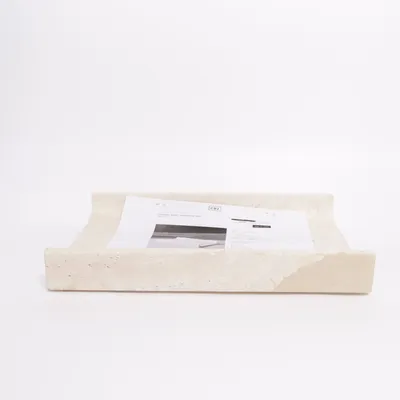 Plateau (Channel White Travertine Tray) de Crate & Barrel