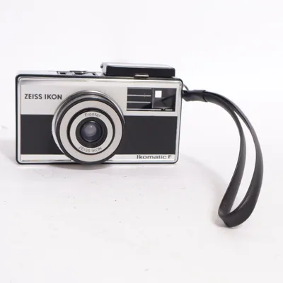 Analog compact camera (Ikomatic F) from Zeiss Ikon