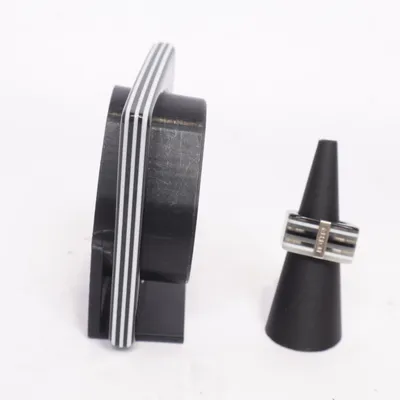 Parure de bijoux (Noir, Blanc, Gris) de NUD Métal inconnu