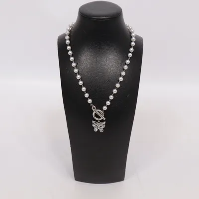 Necklace (White, Silver) Unknown metal