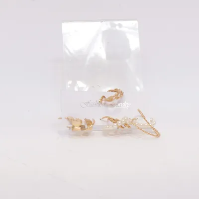 Earrings (Gold, White) from Fashion Jewelry Unknown metal