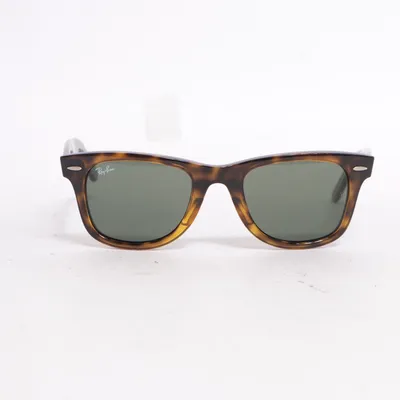 Sunglasses (Wayfarer) from Ray-Ban
