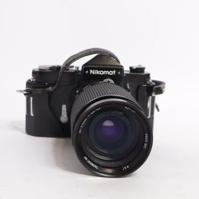 Analog systemkamera (Nikomat) från Nikon
