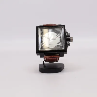 Armbandsur (Röd, Svart, Silverfärgad) från Geneva