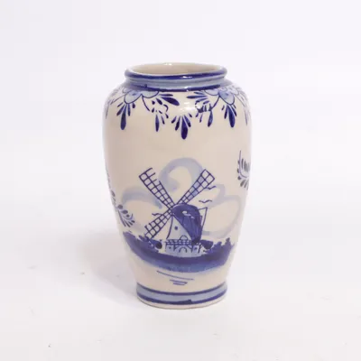 Vase (Blue, White) from EH!