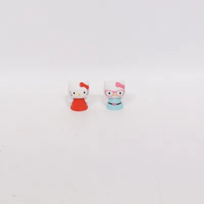 Legetøjsfigur (Rød, Blå, Hvid) fra Hello Kitty by Sanrio