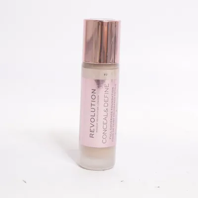 Foundation (Conceal & Define) van Makeup Revolution London