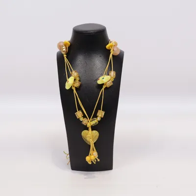 Collier (Jaune) Métal inconnu