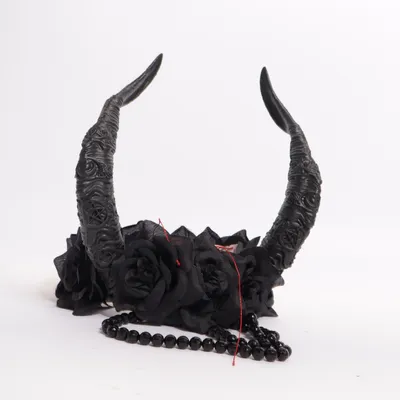 Kostumetilbehør (Neuer Kopfschmuck Maleficent mit Hörnern Gothic, LARP Tiefling Rose Crown) fra Restyle