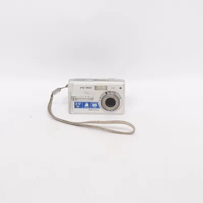 Digital kompaktkamera (FE-150) från Olympus