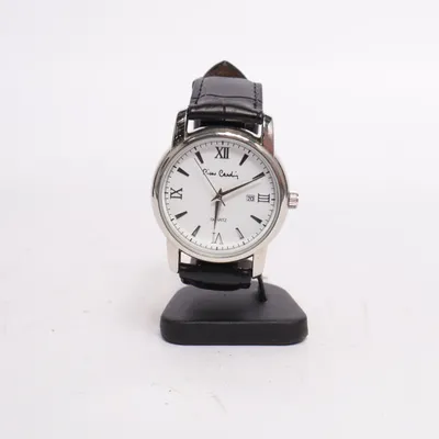 Montre (Noir, Blanc) de Pierre Cardin