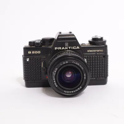 SLR camera (B 200/ PRAKTICAR 1:2.8 f=28mm MC ) from Praktica