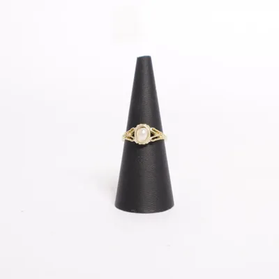 Ring (Guldfärgad) Okänd metall