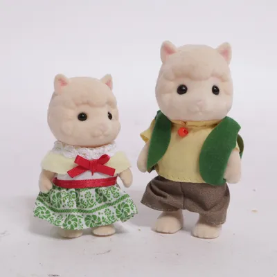Toy figurine (Green, Yellow, Multicolored) from Sylvanian Families