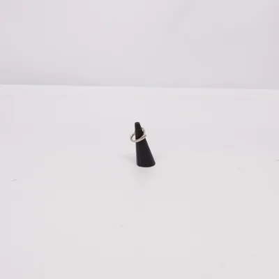 Hänge (Silverfärgad) Okänd metall