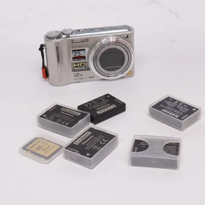 Digital kompaktkamera (DMW-TZ7) från Lumix