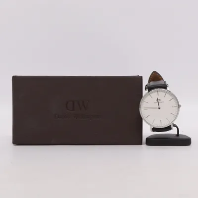 Armbandsur (Svart, Silverfärgad, Vit) från Daniel Wellington