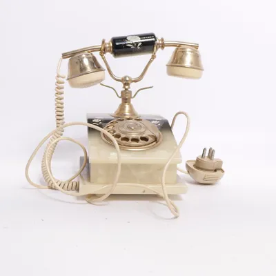 Phone (Black, Beige, Gold)