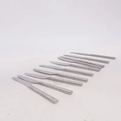 Knivset (Silverfärgad) från Rostfrei