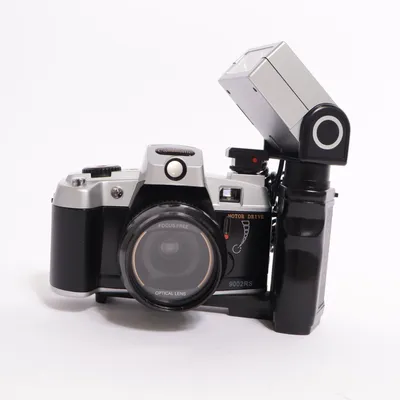 Analog compact camera (9002Rs) from Canomatic