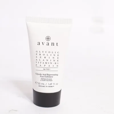 Face scrub (Glycolic Acid Rejuvenating Face Exfoliator) von Avant