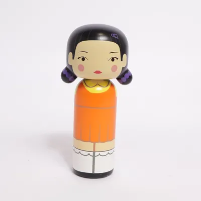 Legetøj (Kokeshi Doll) fra Lucie Kaas