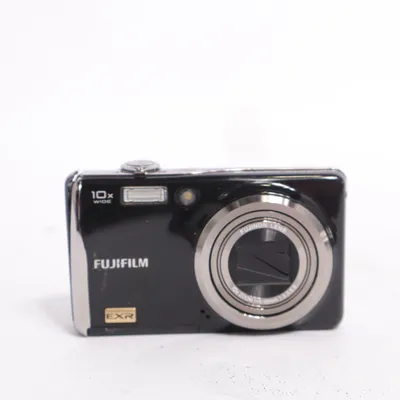 Digital compact camera (Finepix F70exr) from Fujifilm