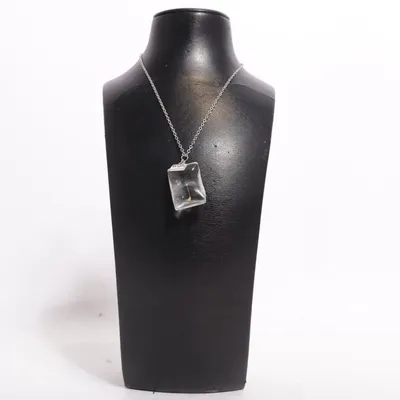 Halsband (Silverfärgad) från Wish Okänd metall