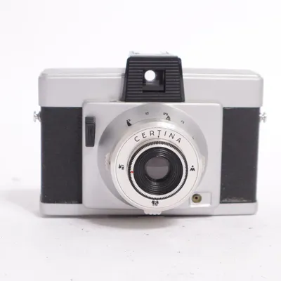 Appareil photo compact analogique (Certina) de Certina