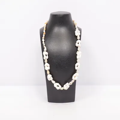 Halsband (Beige) Snäckor