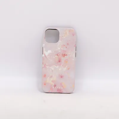 Mobilskal (iPhone 14 ) från Burga