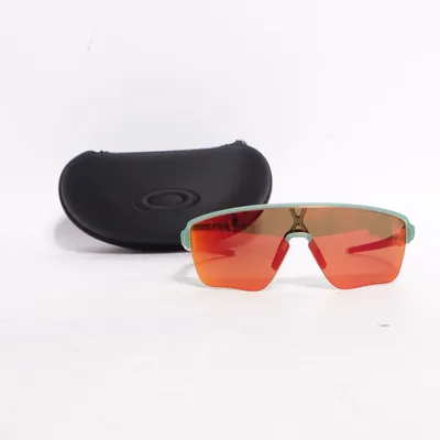 Sportglasögon (9415) från Oakley