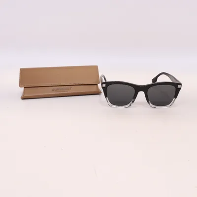 Solglasögon (Svart) från Burberry