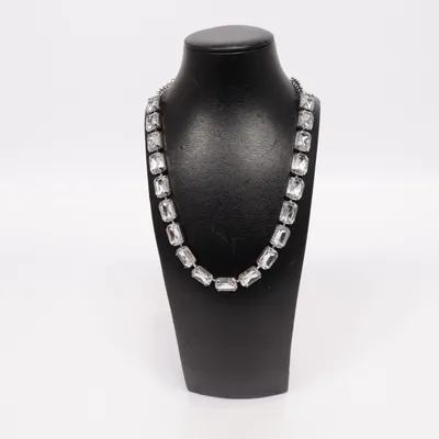 Halsband (Silverfärgad) Okänd metall