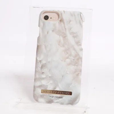 Telefoncover (Laguna Pearl) fra Negin Mirsalehi x iDeal of Sweden