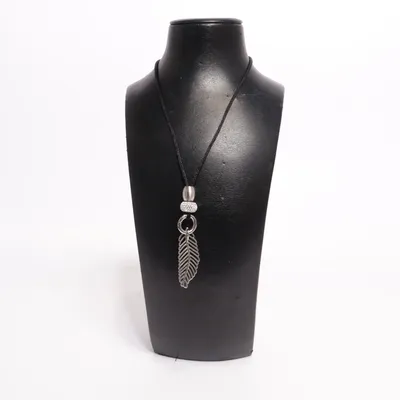 Halsband (Svart, Silverfärgad) från Luna Okänd metall