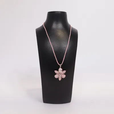 Collier (Rose) Métal inconnu