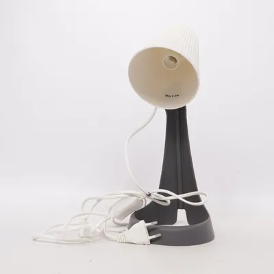 Bordslampa (B1902) från IKEA