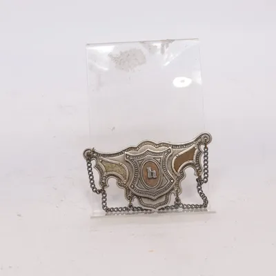 Brosch (Silverfärgad) Okänd metall