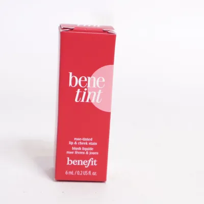 Lipgloss (Benetint) van Benefit