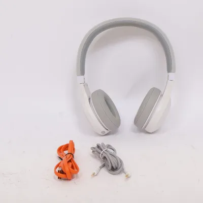 Hörlurar (E45BT) från JBL