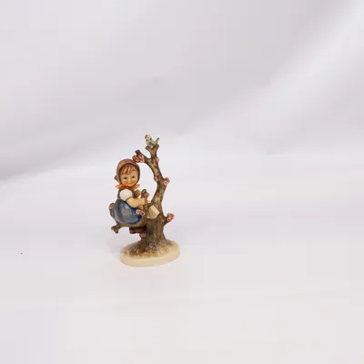 Figurin (Hummelfigur HUM 141/I) från Goebel