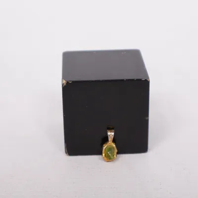 Pendentif (Vert, Or) Métal inconnu